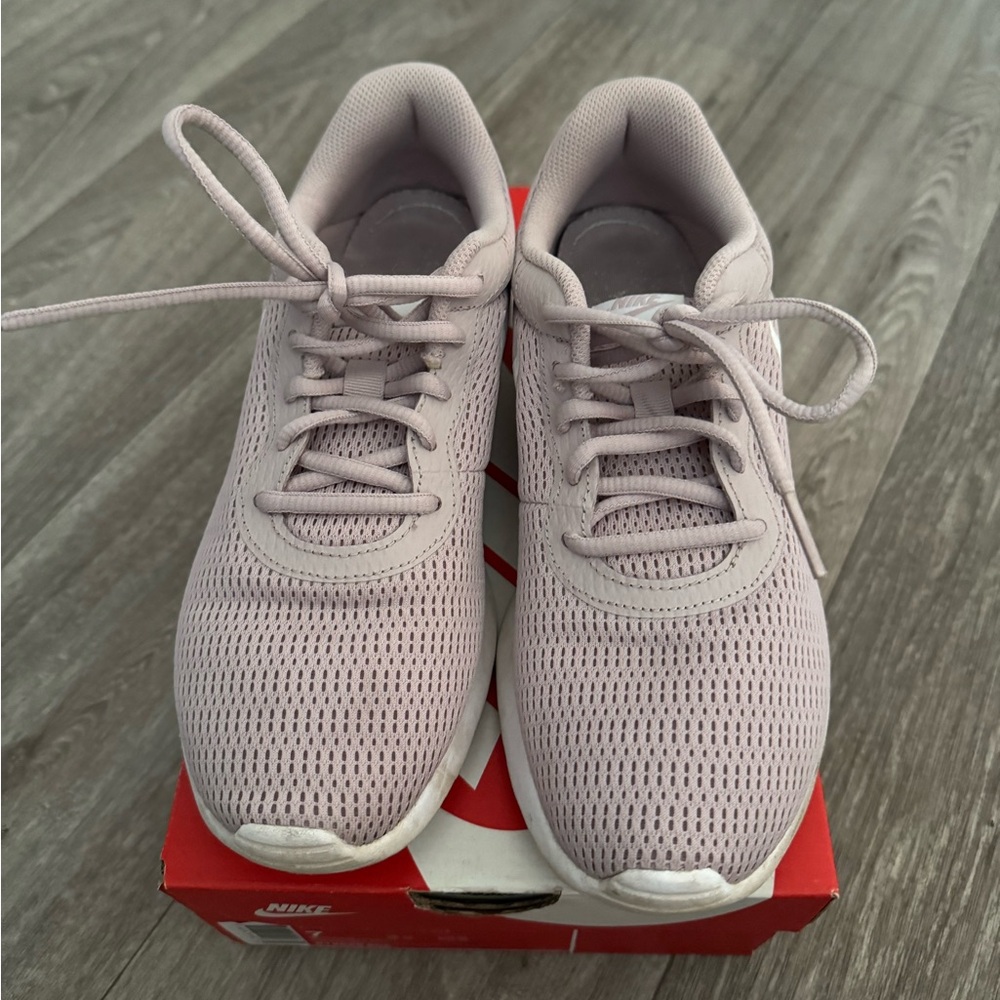 Nike Tanjuns
